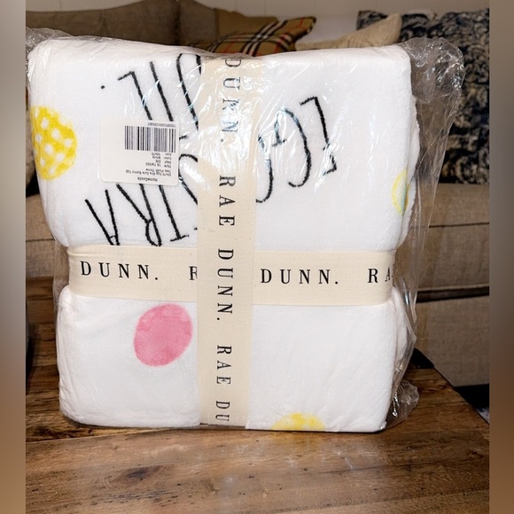 NWT Rae Dunn Spring/Easter Soft Plush Throw Blanket 50x70 EGGSTRA CUTE bunnies - Picture 3 of 3